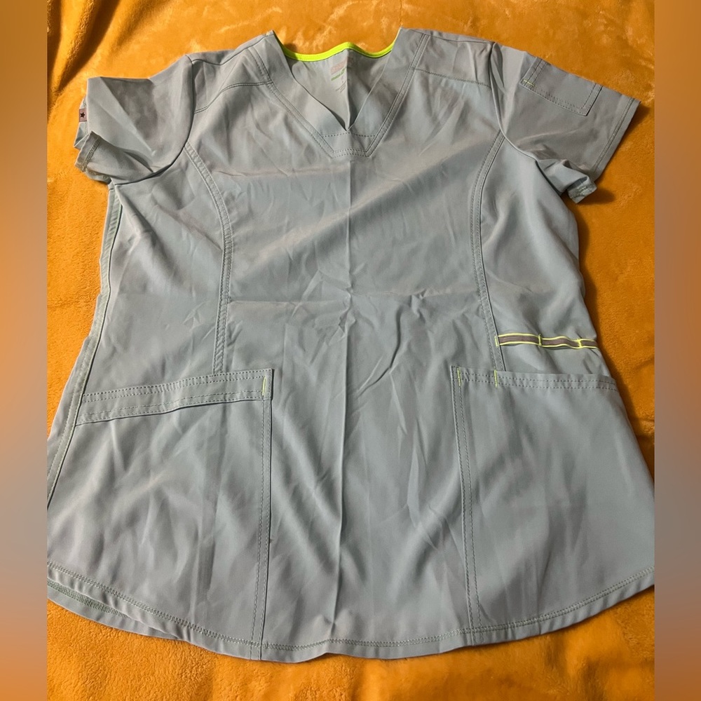 Women’s scrub top